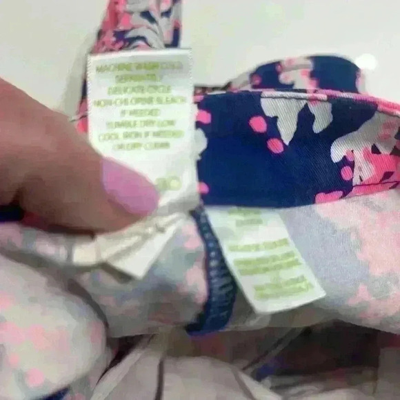 Lilly Pulitzer Size 10 Hazelle Stretch Shorts in Nauti Navy Item# 4J - Picture 7 of 7